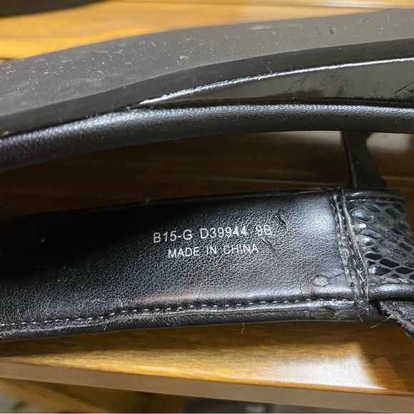 Cole Haan Women’s Sandals Shoes Size 9B Leather Patent Strappy Flats NWOT - Picture 8 of 13